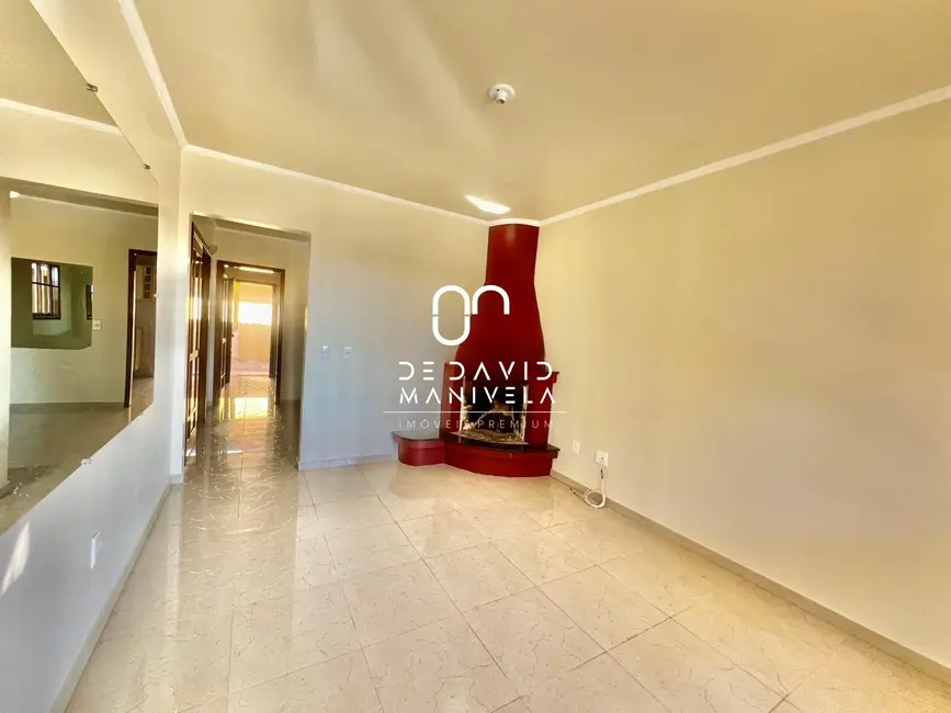 Casa com 3 quartos à venda, 161m2 em Pinheiro Machado, Santa Maria - RS - imagem 3 Foto 3 de Casa com 3 quartos à venda, 161m2 em Pinheiro Machado, Santa Maria - RS