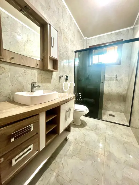 Casa com 3 quartos à venda, 161m2 em Pinheiro Machado, Santa Maria - RS - imagem 9 Foto 9 de Casa com 3 quartos à venda, 161m2 em Pinheiro Machado, Santa Maria - RS