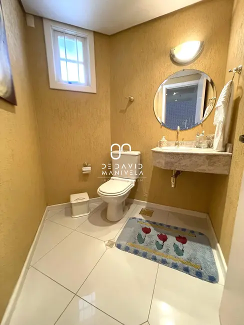 Casa com 3 quartos à venda, 275m2 em Nossa Senhora de Lourdes, Santa Maria - RS - imagem 6 Foto 6 de Casa com 3 quartos à venda, 275m2 em Nossa Senhora de Lourdes, Santa Maria - RS