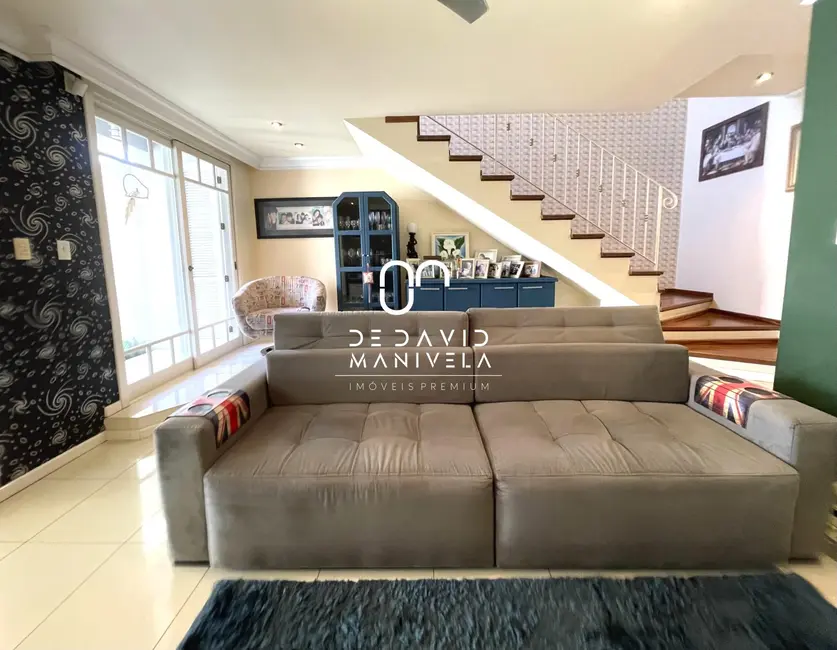 Casa com 3 quartos à venda, 275m2 em Nossa Senhora de Lourdes, Santa Maria - RS - imagem 9 Foto 9 de Casa com 3 quartos à venda, 275m2 em Nossa Senhora de Lourdes, Santa Maria - RS