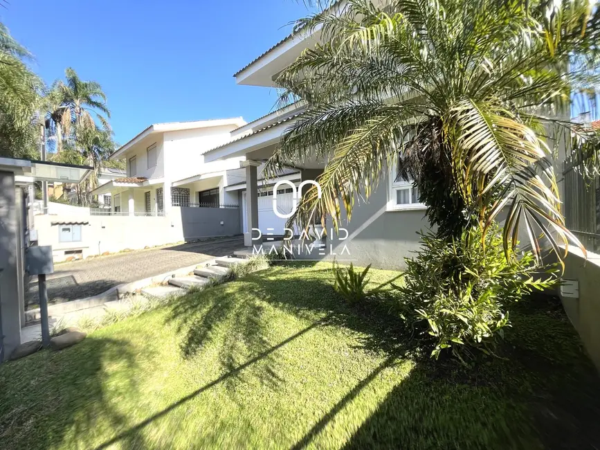 Casa com 3 quartos à venda, 275m2 em Nossa Senhora de Lourdes, Santa Maria - RS - imagem 2 Foto 2 de Casa com 3 quartos à venda, 275m2 em Nossa Senhora de Lourdes, Santa Maria - RS