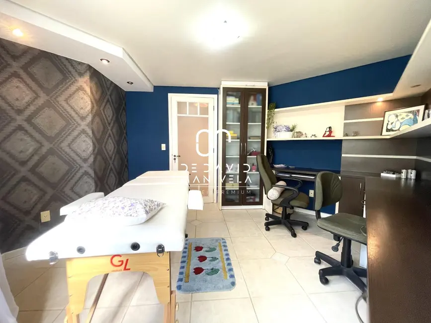 Casa com 3 quartos à venda, 275m2 em Nossa Senhora de Lourdes, Santa Maria - RS - imagem 5 Foto 5 de Casa com 3 quartos à venda, 275m2 em Nossa Senhora de Lourdes, Santa Maria - RS