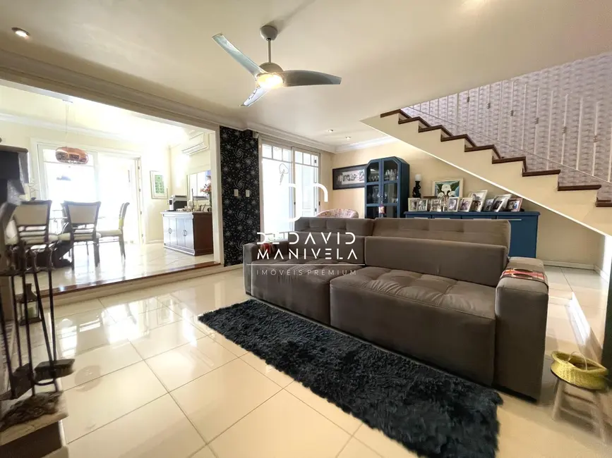 Casa com 3 quartos à venda, 275m2 em Nossa Senhora de Lourdes, Santa Maria - RS - imagem 8 Foto 8 de Casa com 3 quartos à venda, 275m2 em Nossa Senhora de Lourdes, Santa Maria - RS