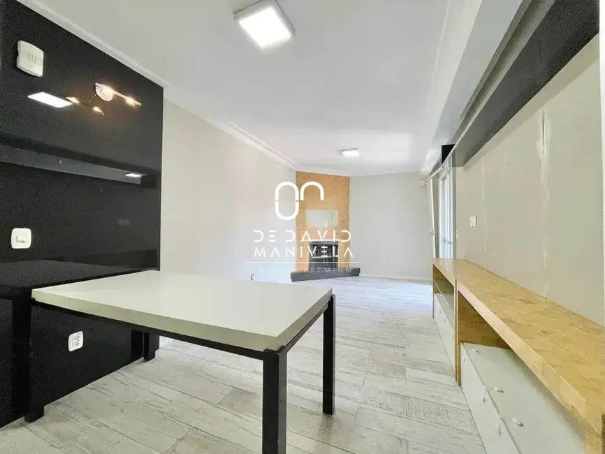 Apartamento com 3 quartos para alugar, 101m2 em Menino Jesus, Santa Maria - RS - imagem 2 Foto 2 de Apartamento com 3 quartos para alugar, 101m2 em Menino Jesus, Santa Maria - RS