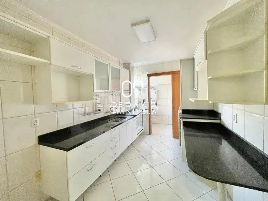 Apartamento com 3 quartos para alugar, 101m2 em Menino Jesus, Santa Maria - RS - imagem 8 Foto 8 de Apartamento com 3 quartos para alugar, 101m2 em Menino Jesus, Santa Maria - RS