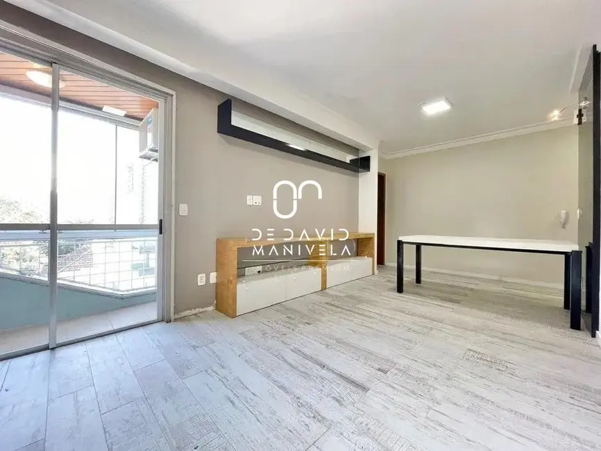 Apartamento com 3 quartos para alugar, 101m2 em Menino Jesus, Santa Maria - RS - imagem 5 Foto 5 de Apartamento com 3 quartos para alugar, 101m2 em Menino Jesus, Santa Maria - RS