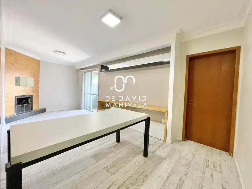 Apartamento com 3 quartos para alugar, 101m2 em Menino Jesus, Santa Maria - RS - imagem 1 Foto 1 de Apartamento com 3 quartos para alugar, 101m2 em Menino Jesus, Santa Maria - RS