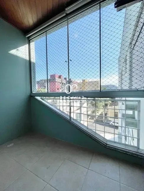Apartamento com 3 quartos para alugar, 101m2 em Menino Jesus, Santa Maria - RS - imagem 7 Foto 7 de Apartamento com 3 quartos para alugar, 101m2 em Menino Jesus, Santa Maria - RS