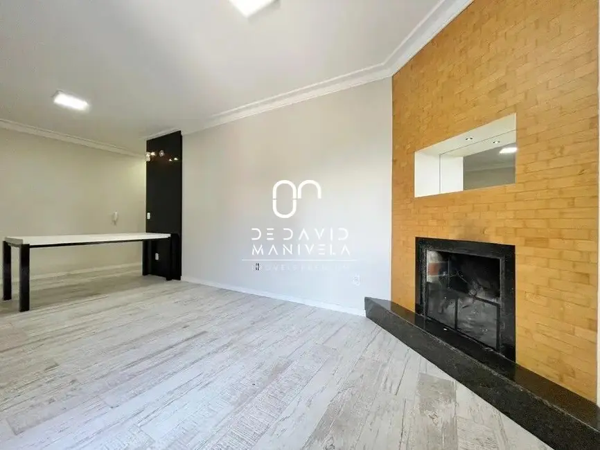 Apartamento com 3 quartos para alugar, 101m2 em Menino Jesus, Santa Maria - RS - imagem 4 Foto 4 de Apartamento com 3 quartos para alugar, 101m2 em Menino Jesus, Santa Maria - RS