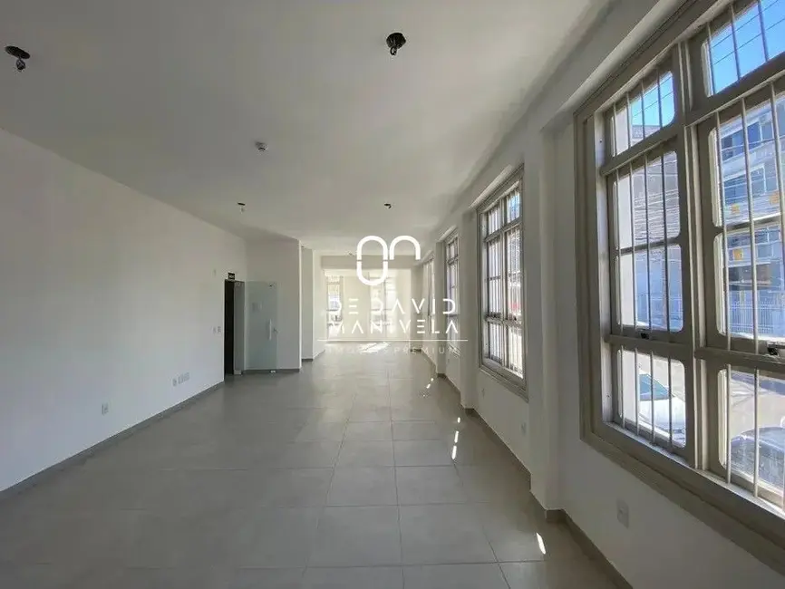 Prédio Inteiro com 13 quartos para alugar, 740m2 em Centro, Santa Maria - RS - imagem 5 Foto 5 de Prédio Inteiro com 13 quartos para alugar, 740m2 em Centro, Santa Maria - RS