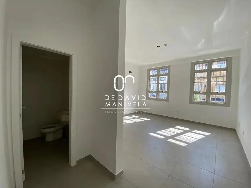 Prédio Inteiro com 13 quartos para alugar, 740m2 em Centro, Santa Maria - RS - imagem 7 Foto 7 de Prédio Inteiro com 13 quartos para alugar, 740m2 em Centro, Santa Maria - RS