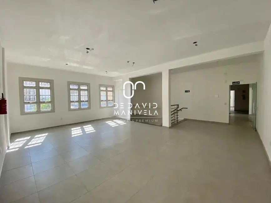Prédio Inteiro com 13 quartos para alugar, 740m2 em Centro, Santa Maria - RS - imagem 3 Foto 3 de Prédio Inteiro com 13 quartos para alugar, 740m2 em Centro, Santa Maria - RS
