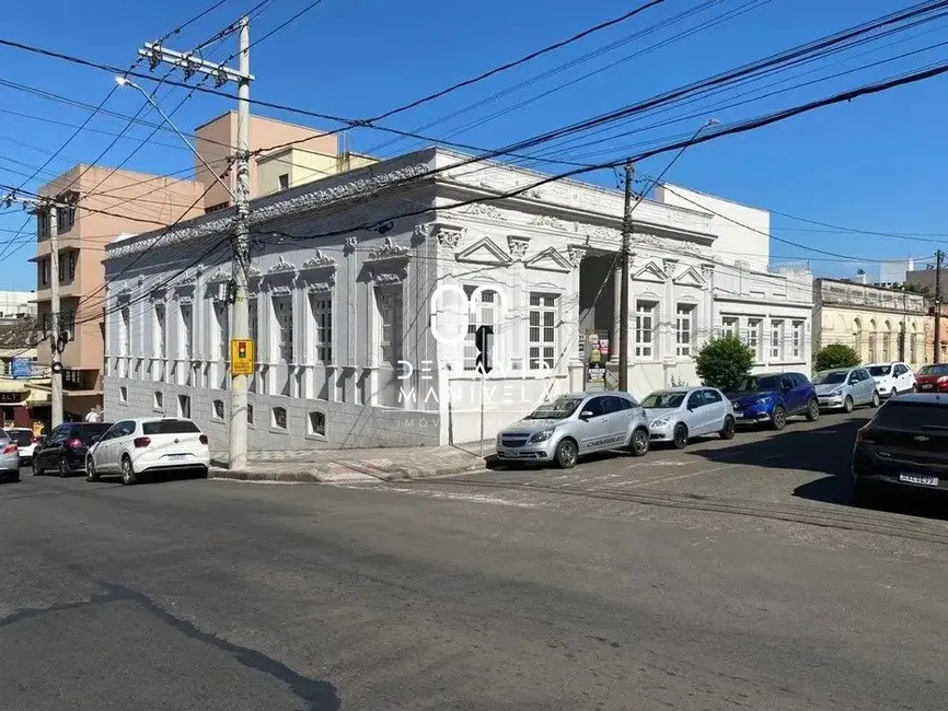 Prédio Inteiro com 13 quartos para alugar, 740m2 em Centro, Santa Maria - RS - imagem 1 Foto 1 de Prédio Inteiro com 13 quartos para alugar, 740m2 em Centro, Santa Maria - RS