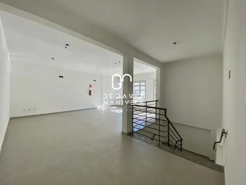 Prédio Inteiro com 13 quartos para alugar, 740m2 em Centro, Santa Maria - RS - imagem 2 Foto 2 de Prédio Inteiro com 13 quartos para alugar, 740m2 em Centro, Santa Maria - RS