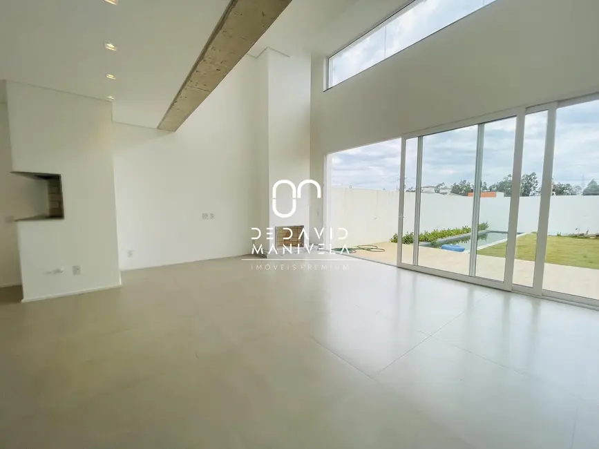 Casa com 3 quartos à venda, 200m2 em São José, Santa Maria - RS - imagem 3 Foto 3 de Casa com 3 quartos à venda, 200m2 em São José, Santa Maria - RS