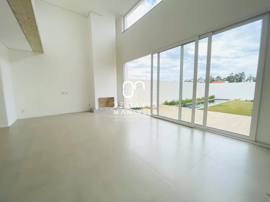 Casa com 3 quartos à venda, 200m2 em São José, Santa Maria - RS - imagem 6 Foto 6 de Casa com 3 quartos à venda, 200m2 em São José, Santa Maria - RS