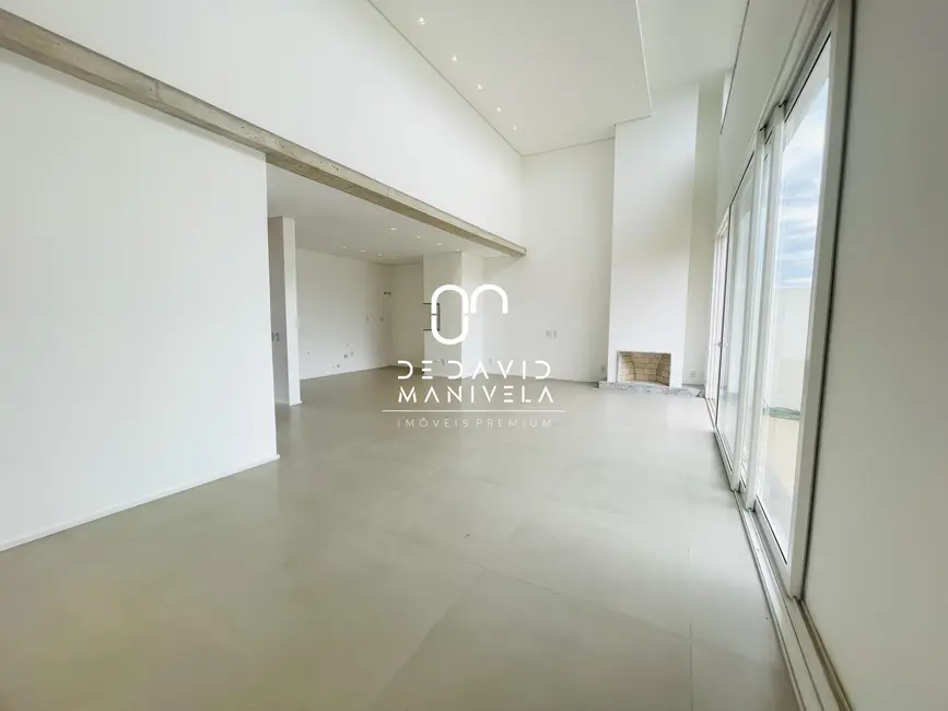 Casa com 3 quartos à venda, 200m2 em São José, Santa Maria - RS - imagem 4 Foto 4 de Casa com 3 quartos à venda, 200m2 em São José, Santa Maria - RS