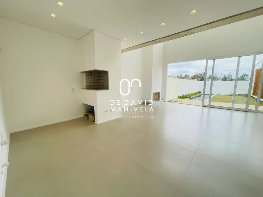 Casa com 3 quartos à venda, 200m2 em São José, Santa Maria - RS - imagem 2 Foto 2 de Casa com 3 quartos à venda, 200m2 em São José, Santa Maria - RS