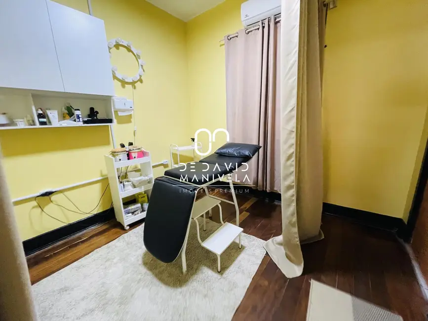 Casa com 2 quartos à venda, 192m2 em Centro, Santa Maria - RS - imagem 5 Foto 5 de Casa com 2 quartos à venda, 192m2 em Centro, Santa Maria - RS