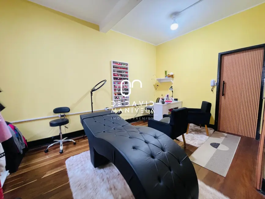 Casa com 2 quartos à venda, 192m2 em Centro, Santa Maria - RS - imagem 4 Foto 4 de Casa com 2 quartos à venda, 192m2 em Centro, Santa Maria - RS