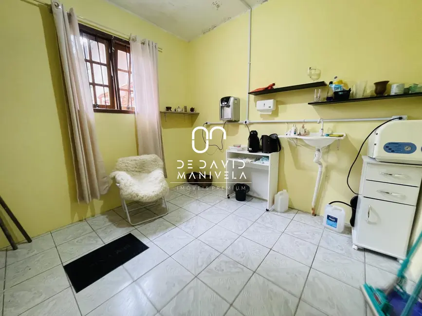 Casa com 2 quartos à venda, 192m2 em Centro, Santa Maria - RS - imagem 6 Foto 6 de Casa com 2 quartos à venda, 192m2 em Centro, Santa Maria - RS