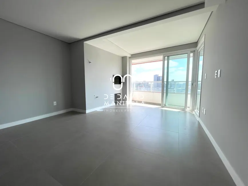 Foto 3 de Apartamento com 3 quartos à venda, 149m2 em Nossa Senhora Medianeira, Santa Maria - RS