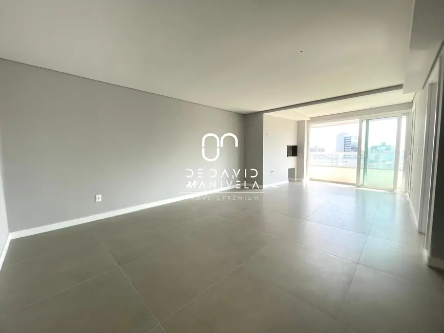 Foto 2 de Apartamento com 3 quartos à venda, 149m2 em Nossa Senhora Medianeira, Santa Maria - RS