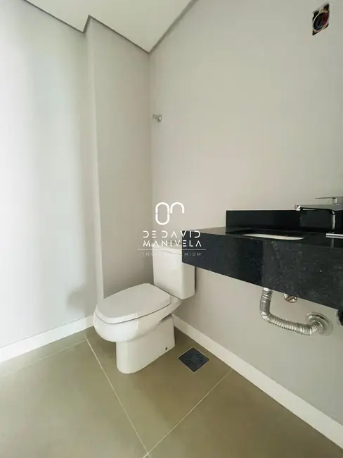 Foto 9 de Apartamento com 3 quartos à venda, 149m2 em Nossa Senhora Medianeira, Santa Maria - RS