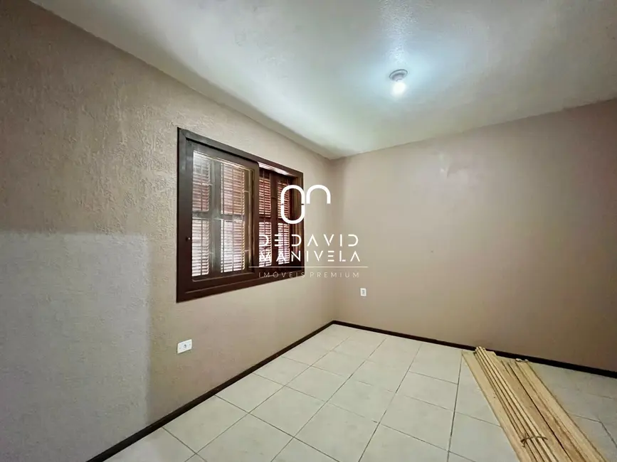 Casa com 3 quartos para alugar, 80m2 em Km 3, Santa Maria - RS - imagem 8 Foto 8 de Casa com 3 quartos para alugar, 80m2 em Km 3, Santa Maria - RS