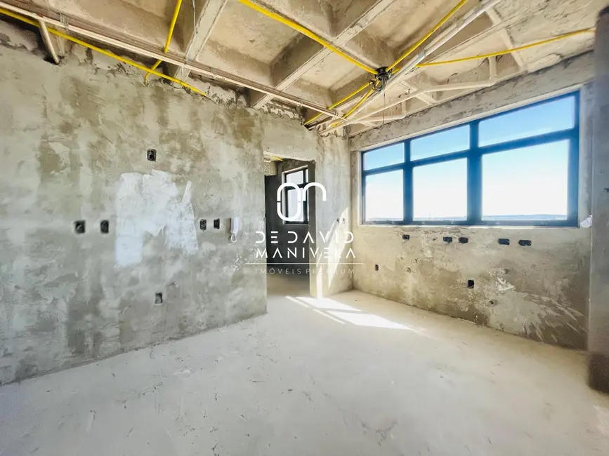 Foto 9 de Apartamento com 3 quartos à venda, 193m2 em Nossa Senhora Medianeira, Santa Maria - RS