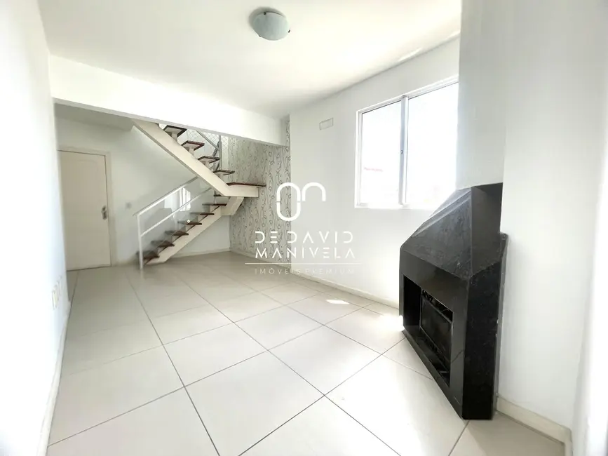 Cobertura com 3 quartos à venda, 147m2 em Nossa Senhora de Fátima, Santa Maria - RS - imagem 4 Foto 4 de Cobertura com 3 quartos à venda, 147m2 em Nossa Senhora de Fátima, Santa Maria - RS