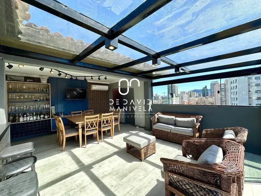 Foto 7 de Cobertura com 3 quartos para alugar, 167m2 em Nossa Senhora Medianeira, Santa Maria - RS