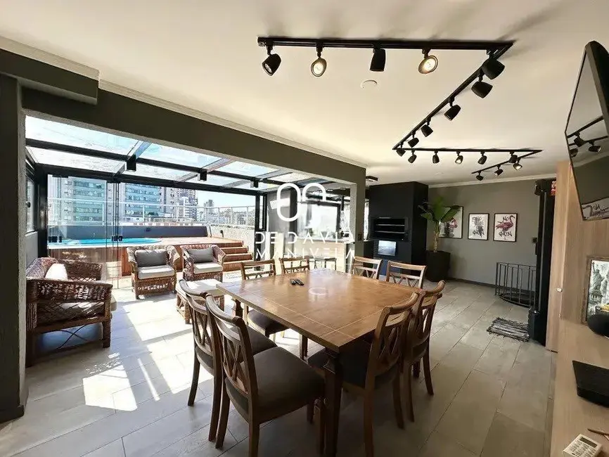 Foto 6 de Cobertura com 3 quartos para alugar, 167m2 em Nossa Senhora Medianeira, Santa Maria - RS