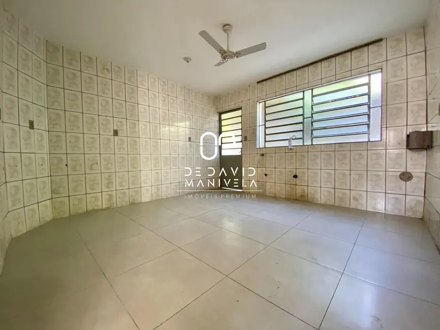 Casa com 4 quartos para alugar, 171m2 em Camobi, Santa Maria - RS - imagem 6 Foto 6 de Casa com 4 quartos para alugar, 171m2 em Camobi, Santa Maria - RS