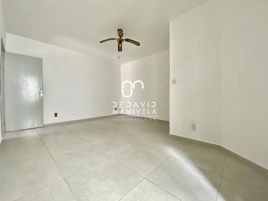 Casa com 4 quartos para alugar, 171m2 em Camobi, Santa Maria - RS - imagem 5 Foto 5 de Casa com 4 quartos para alugar, 171m2 em Camobi, Santa Maria - RS