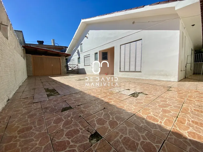 Casa com 4 quartos para alugar, 171m2 em Camobi, Santa Maria - RS - imagem 1 Foto 1 de Casa com 4 quartos para alugar, 171m2 em Camobi, Santa Maria - RS