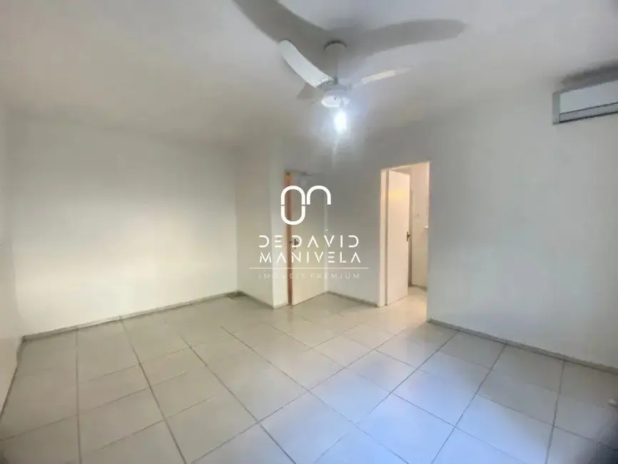 Foto 9 de Apartamento com 3 quartos para alugar, 163m2 em Centro, Santa Maria - RS