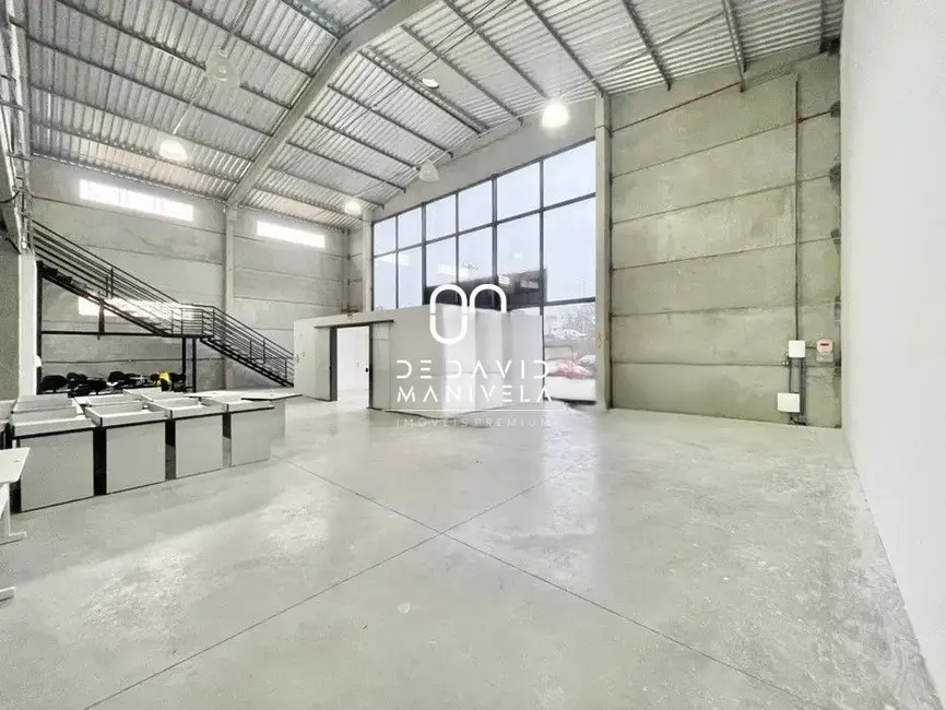 Foto 4 de Armazém / Galpão com 8 quartos para alugar, 1000m2 em Urlândia, Santa Maria - RS