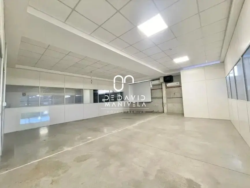 Foto 8 de Armazém / Galpão com 8 quartos para alugar, 1000m2 em Urlândia, Santa Maria - RS