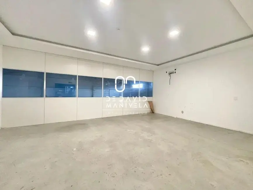 Foto 9 de Armazém / Galpão com 8 quartos para alugar, 1000m2 em Urlândia, Santa Maria - RS