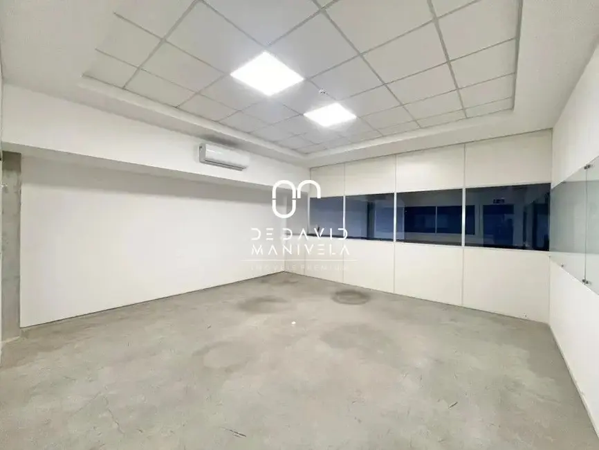 Foto 6 de Armazém / Galpão com 8 quartos para alugar, 1000m2 em Urlândia, Santa Maria - RS