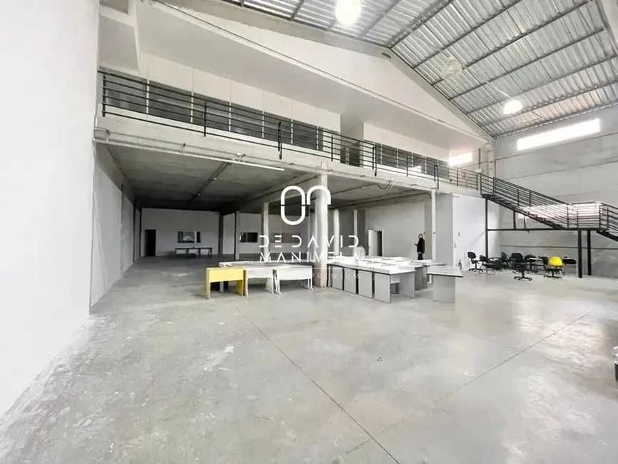 Foto 3 de Armazém / Galpão com 8 quartos para alugar, 1000m2 em Urlândia, Santa Maria - RS