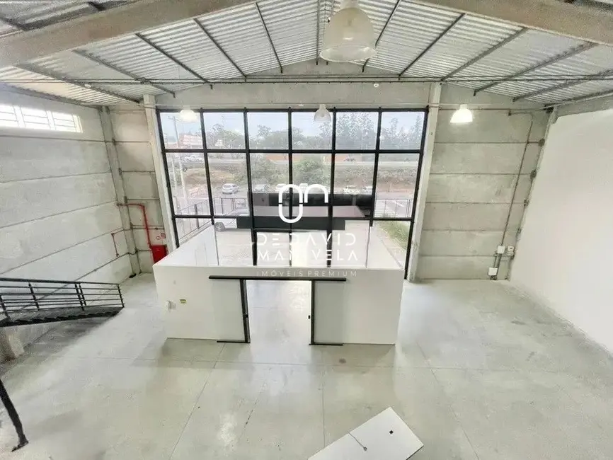 Foto 2 de Armazém / Galpão com 8 quartos para alugar, 1000m2 em Urlândia, Santa Maria - RS