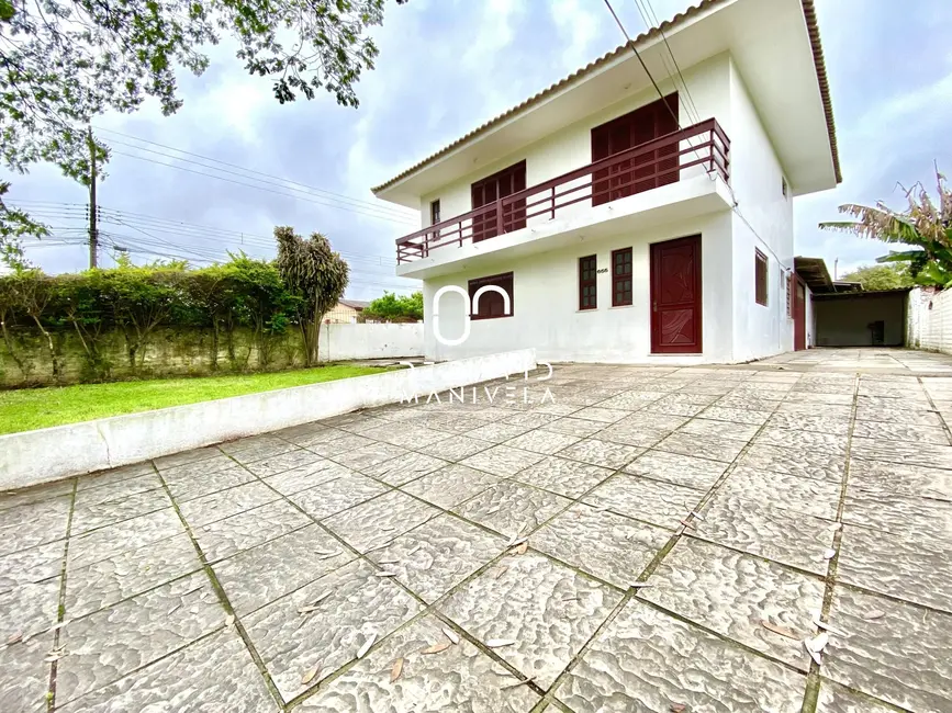 Casa com 3 quartos para alugar, 185m2 em Tomazetti, Santa Maria - RS - imagem 1 Foto 1 de Casa com 3 quartos para alugar, 185m2 em Tomazetti, Santa Maria - RS