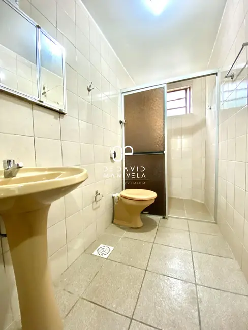 Casa com 3 quartos para alugar, 185m2 em Tomazetti, Santa Maria - RS - imagem 5 Foto 5 de Casa com 3 quartos para alugar, 185m2 em Tomazetti, Santa Maria - RS