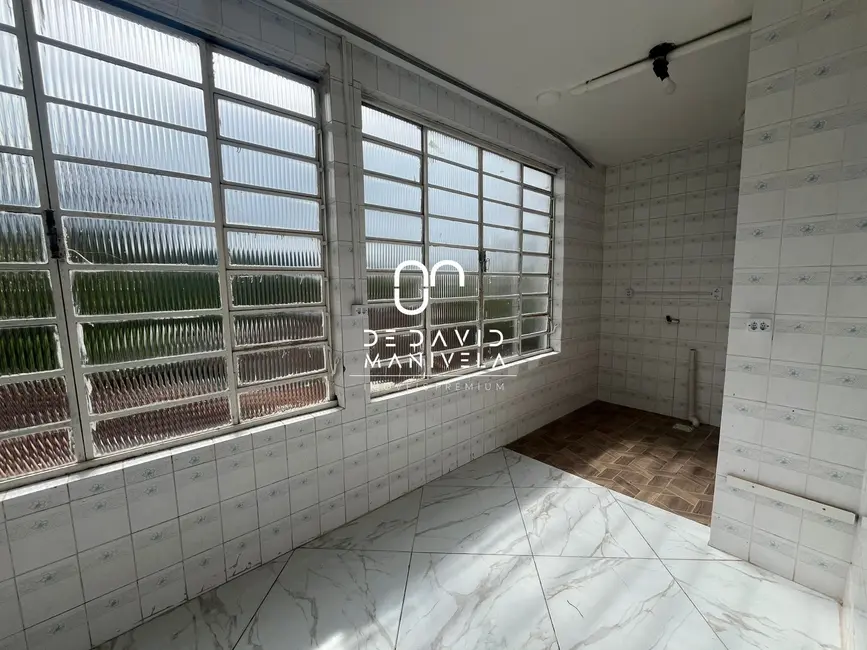 Casa com 3 quartos para alugar, 250m2 em Nossa Senhora das Dores, Santa Maria - RS - imagem 6 Foto 6 de Casa com 3 quartos para alugar, 250m2 em Nossa Senhora das Dores, Santa Maria - RS