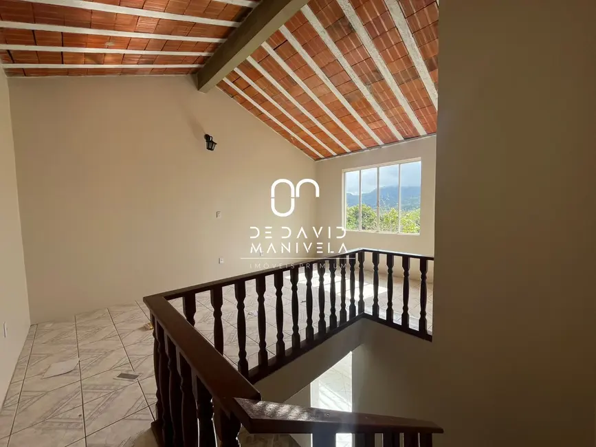 Casa com 3 quartos para alugar, 250m2 em Nossa Senhora das Dores, Santa Maria - RS - imagem 5 Foto 5 de Casa com 3 quartos para alugar, 250m2 em Nossa Senhora das Dores, Santa Maria - RS