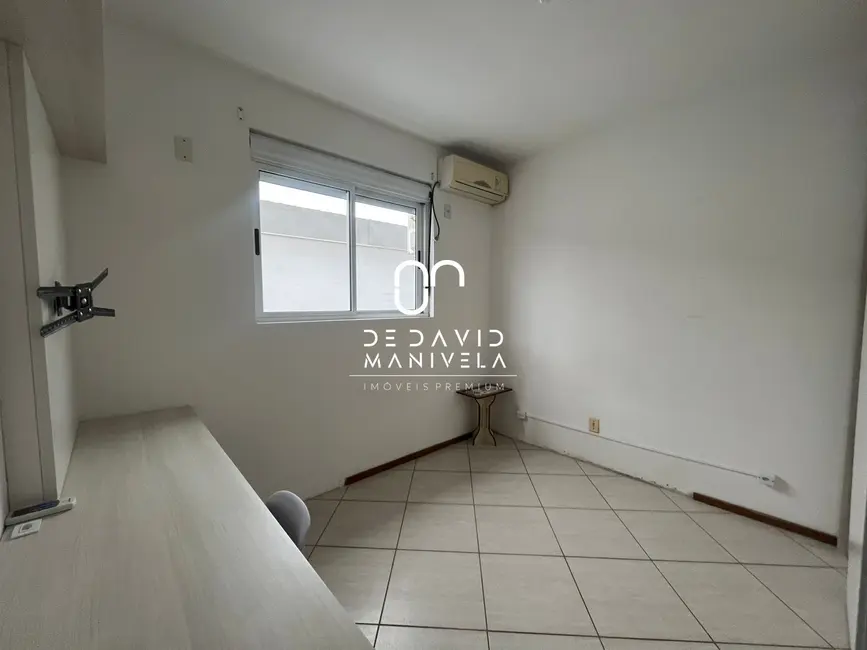 Foto 4 de Apartamento com 1 quarto para alugar, 35m2 em Nossa Senhora de Fátima, Santa Maria - RS