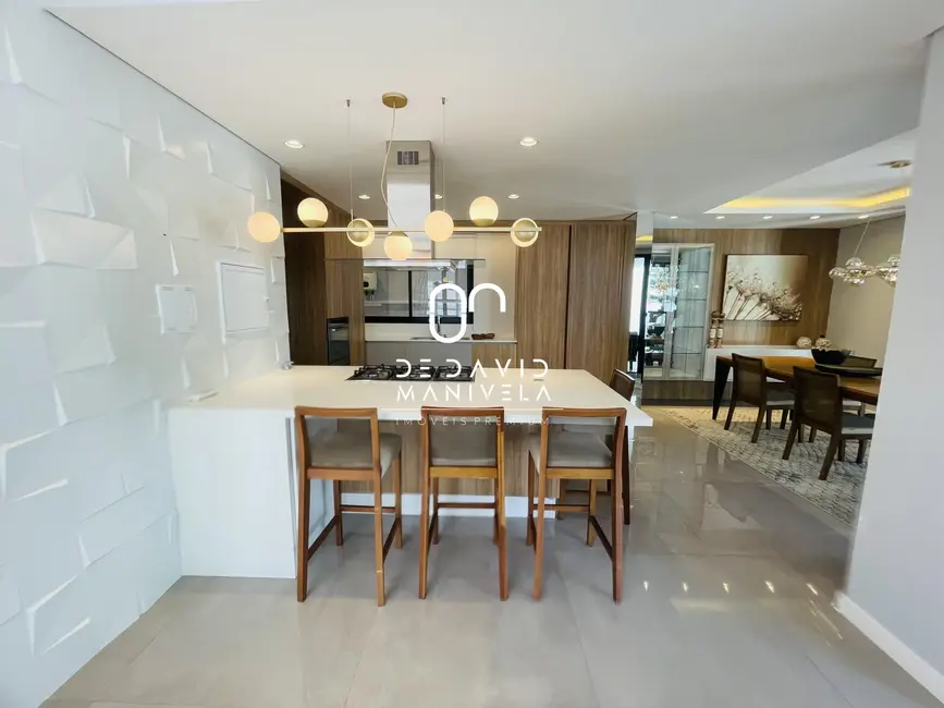 Foto 9 de Casa de Condomínio com 3 quartos à venda, 290m2 em Tomazetti, Santa Maria - RS