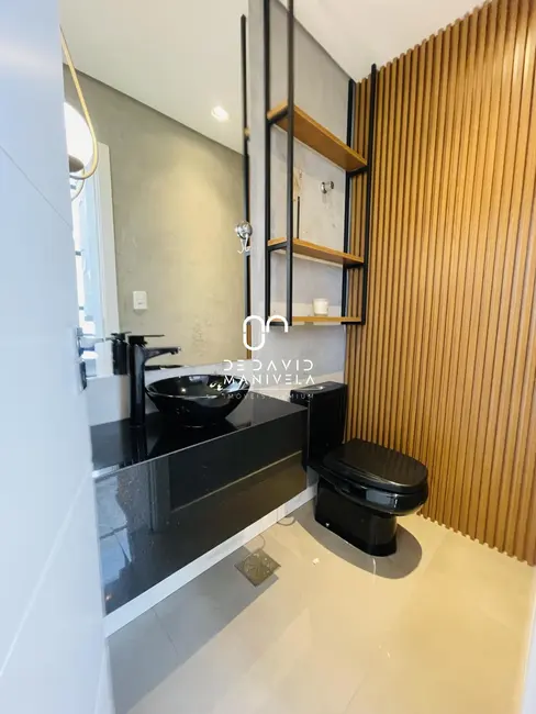 Foto 4 de Casa de Condomínio com 3 quartos à venda, 290m2 em Tomazetti, Santa Maria - RS